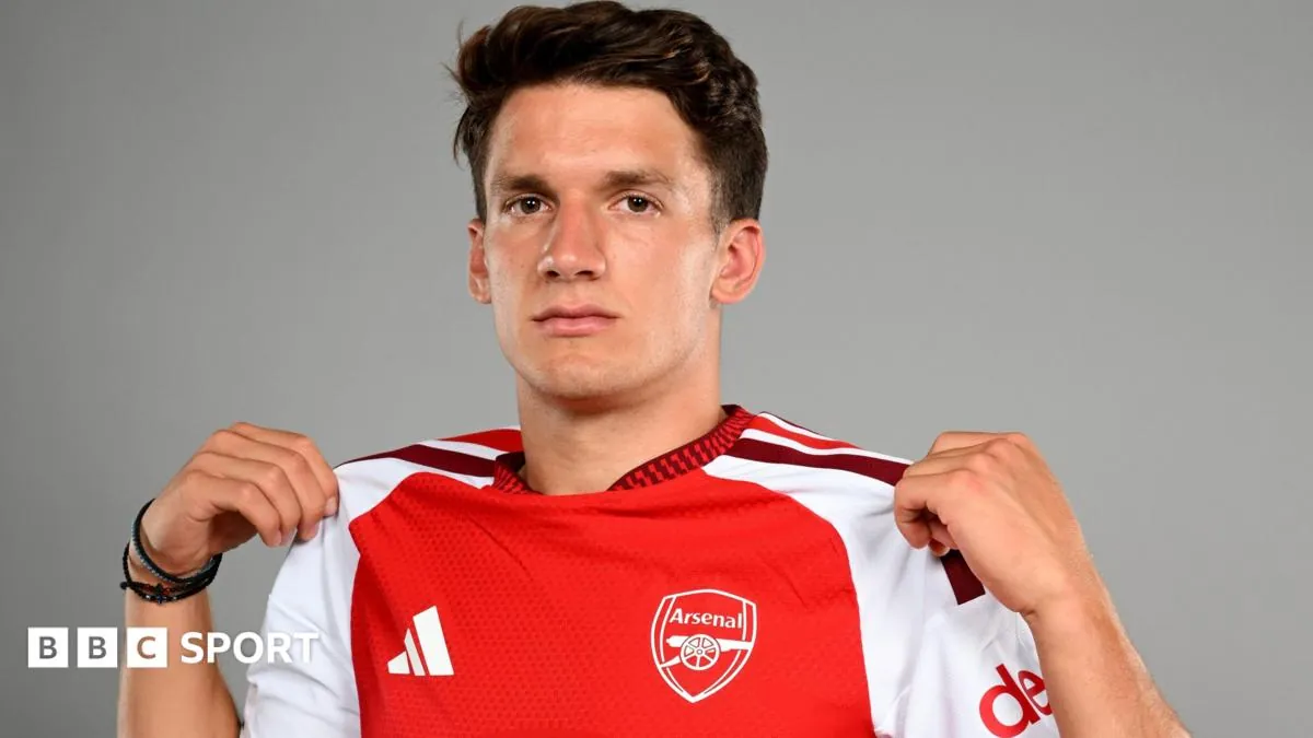 Arsenal sign Greece forward Christos Tzolis for £34m